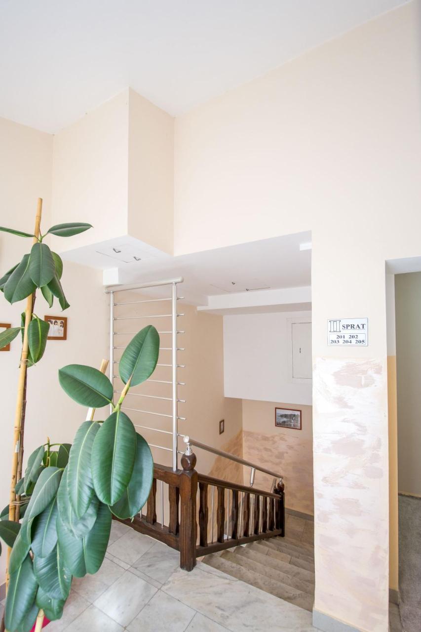 Apartments & Rooms Nikolic ブドヴァ エクステリア 写真