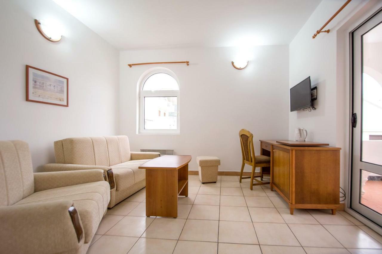 Apartments & Rooms Nikolic ブドヴァ エクステリア 写真